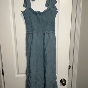 Blue Jumpsuit with tied sleeves